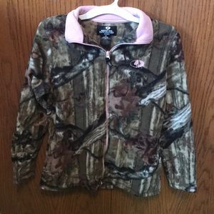 Mossy Oak zip up sweatshirt.